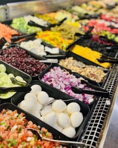 Salad Bar at Robért Fresh Market