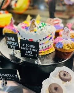 Birthday Cakes at Robért Fresh Market